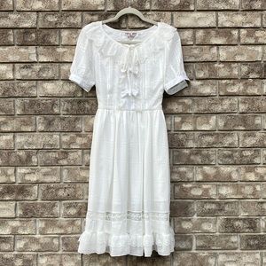 Lolitimes White Lolita Dress Zhi
Jin Yuan Soft Bows Lace Cosplay
Costume